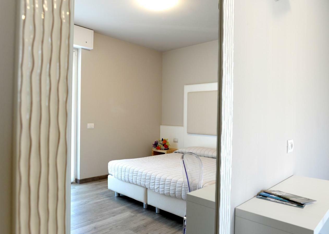 Hotel Rolly Riva del Garda Exterior foto